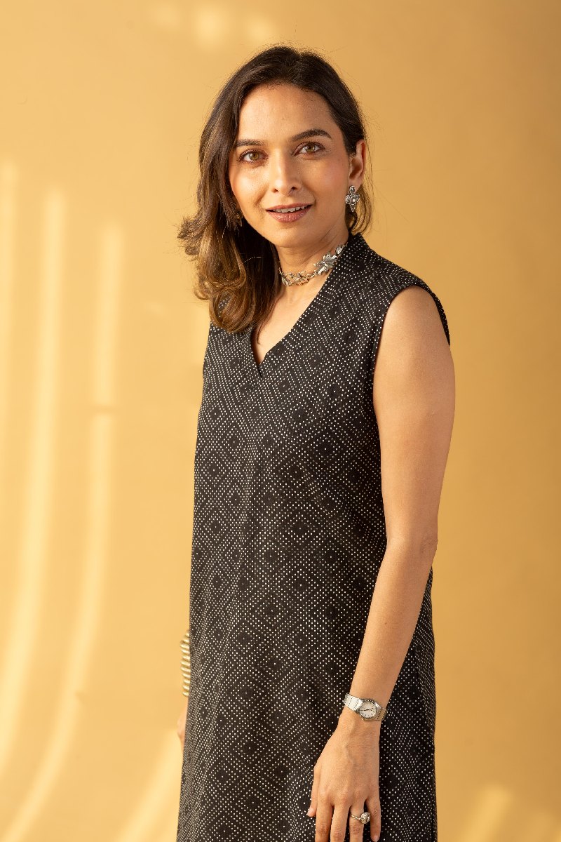 Image for Kusvaa Wkr121 Anila Handloom Cotton Kurta Sitting