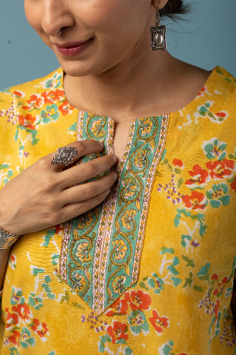 Image for Kusvaa Wkr122 Shyama Cotton Blockprint Kurta Sitting