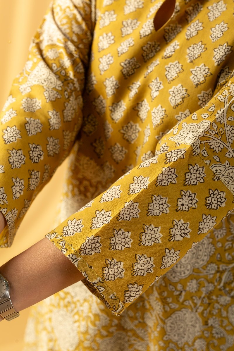 Image for Kusvaa Wkr126 Diva Handblock Cotton Kurta Closeup 2
