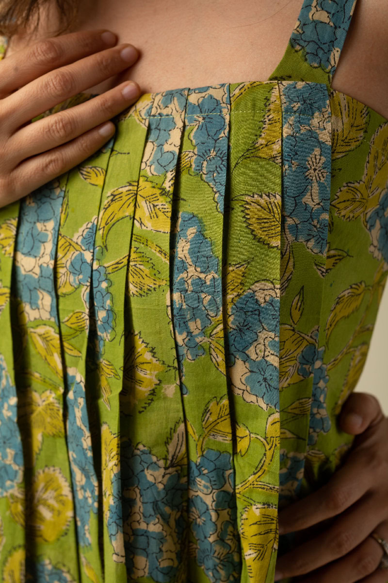 Image for Kusvaa Dr027 Samta Cotton Handblock Dress Closeup 2