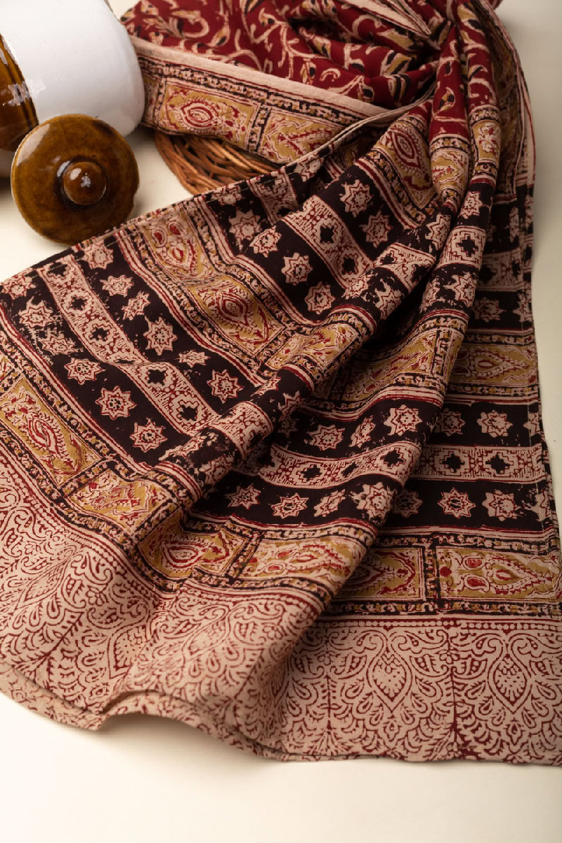 Image for Kusvaa Dup179 Yesasri Assam Silk Stole Closeup