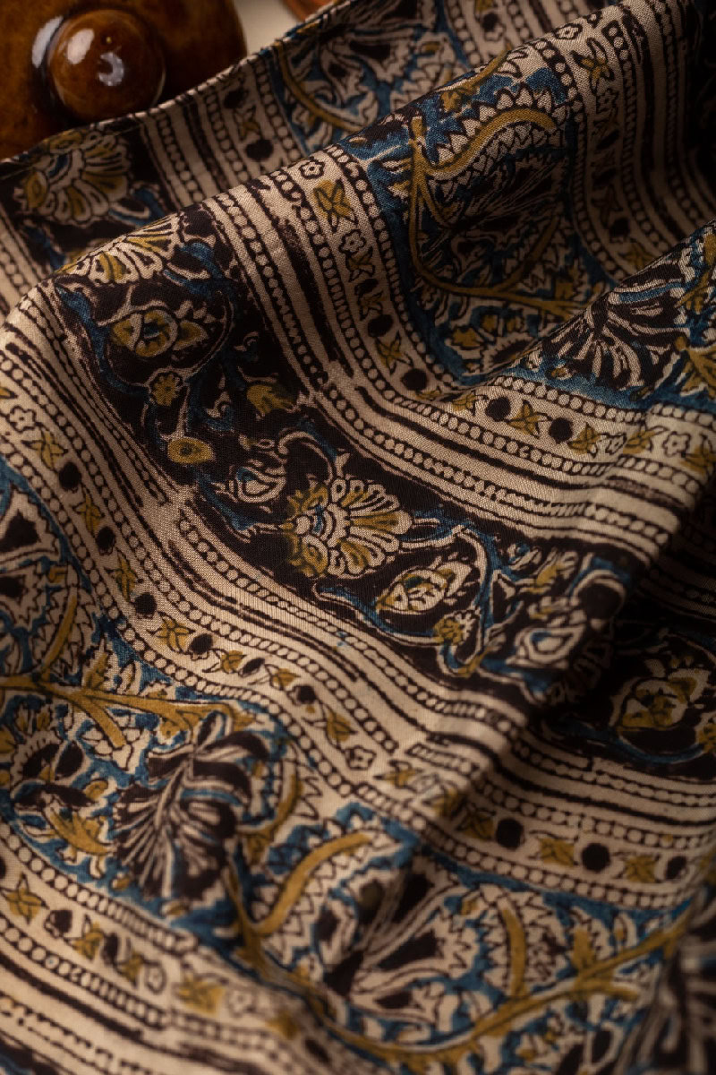 Image for Kusvaa Dup190 Yesasri Assam Silk Stole Closeup