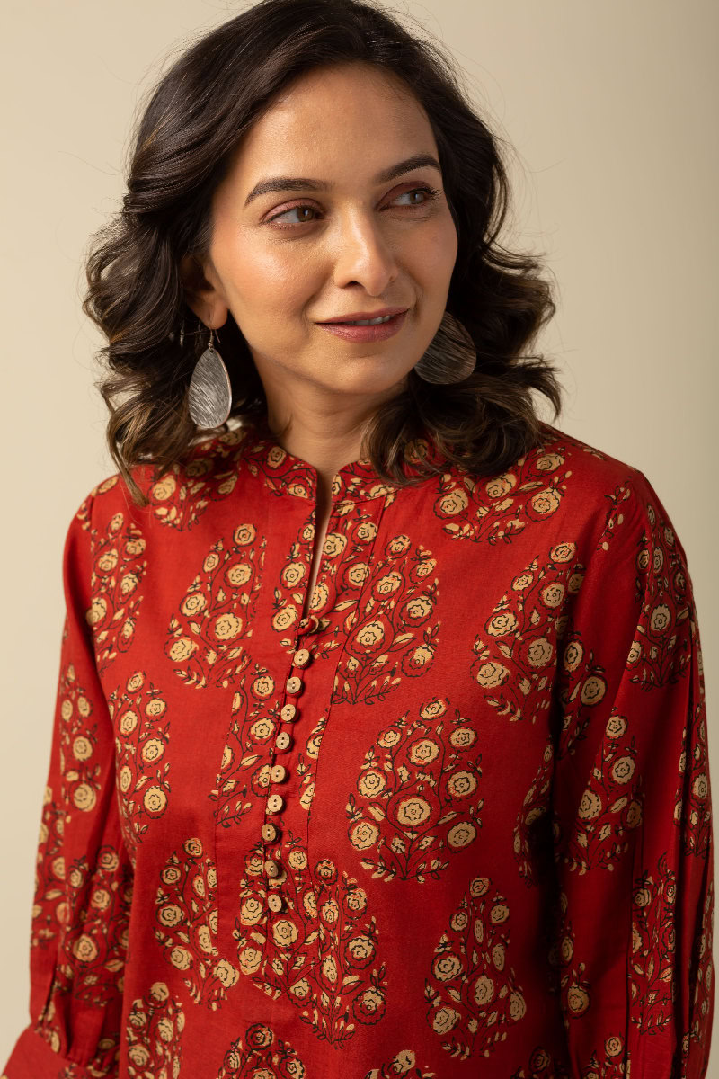 Image for Kusvaa Shk023 Aahani Cotton Short Kurti Sitting