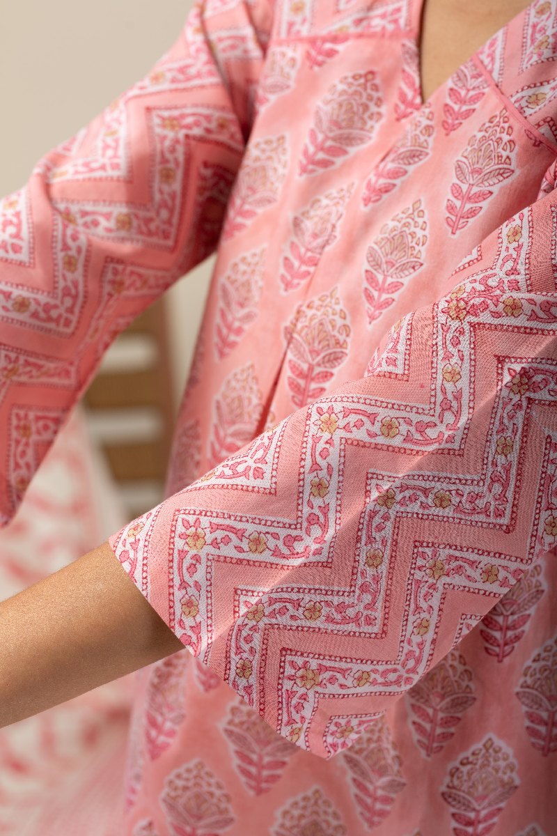 Image for Kusvaa Wkr132 Baishali Cotton Handblock Print Kurta Closeup 2