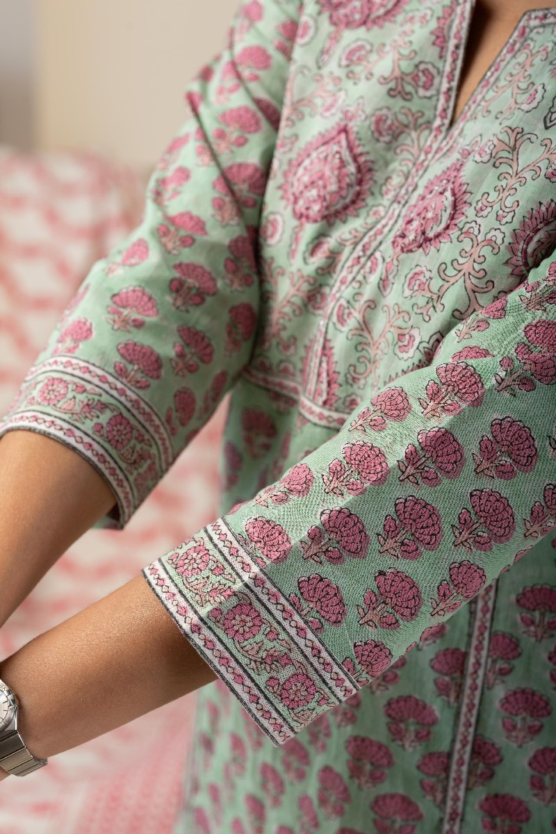 Image for Kusvaa Wkr133 Amara Cotton Handblock Kurta Closeup 2