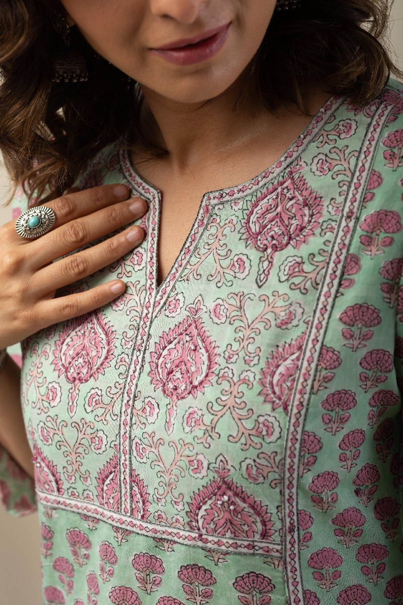 Image for Kusvaa Wkr133 Amara Cotton Handblock Kurta Closeup