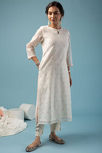 Image for Kusvaa Wkr140 Yamuna Chanderi Straight Kurta Side