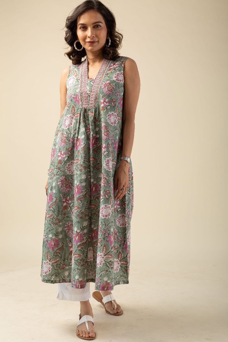 Image for Kusvaa Dr041 Jesika Handblock Cotton Tunic Sitting
