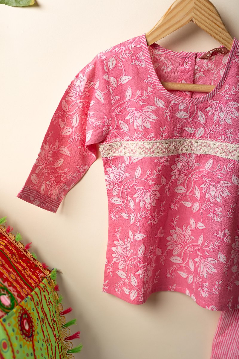 Image for Kusvaa Grw074 Tanvi Cotton Girl’s Kurta Pant Set Closeup New