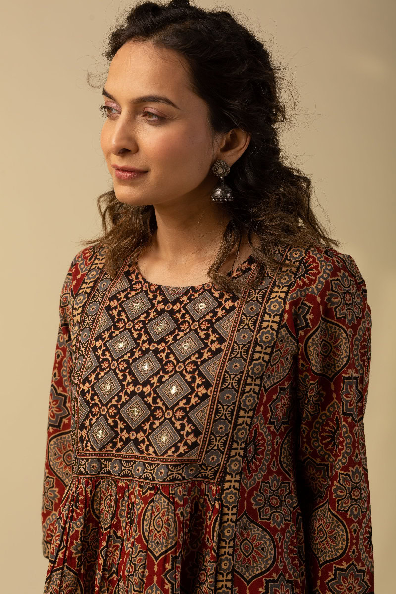 Image for Kusvaa Wkr162 Jivika Cotton Kurta Sitting