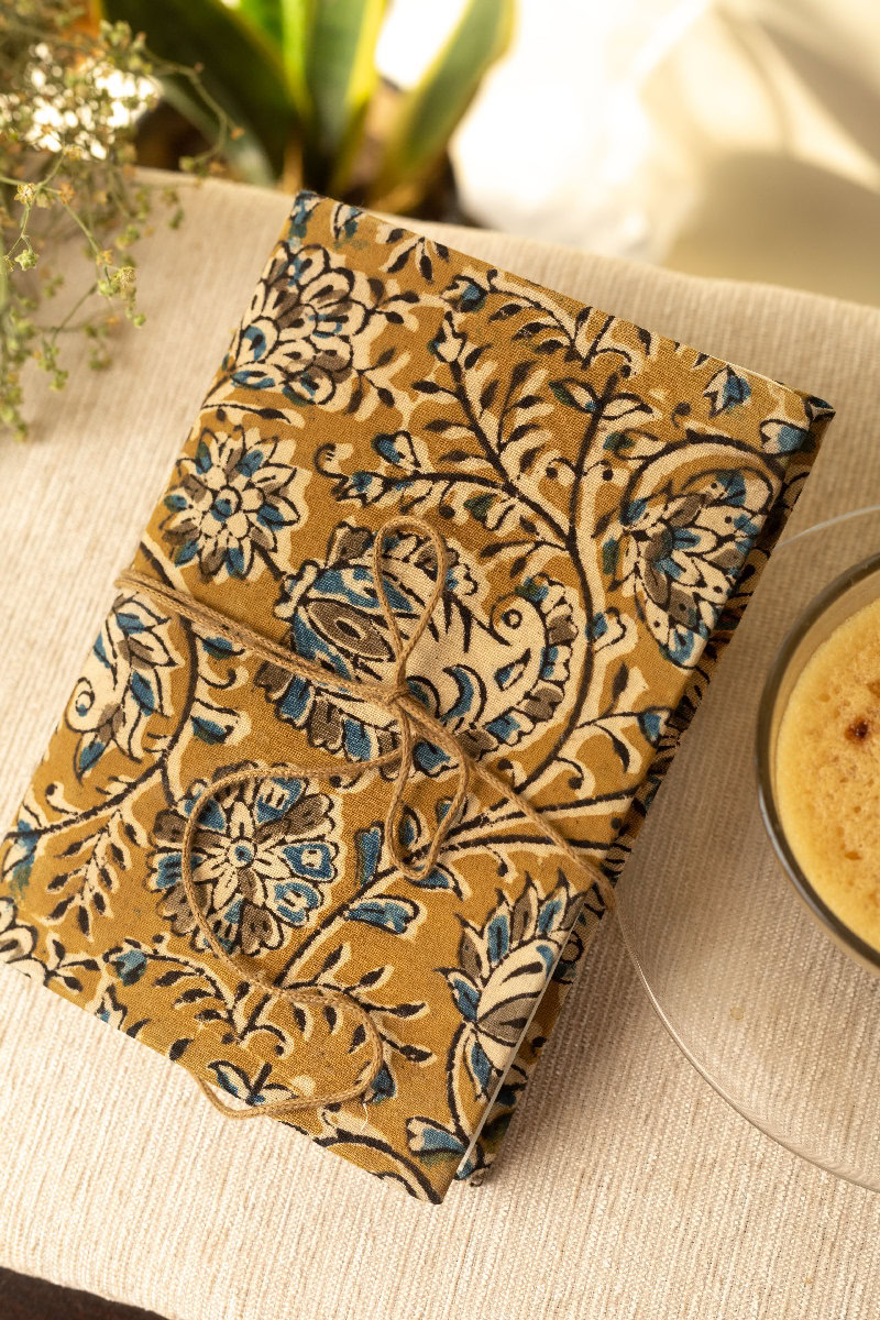 Image for Kusvaa Dia002 Abhivritti Diary Side
