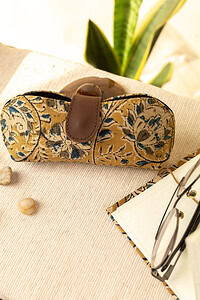 Image for Kusvaa Eyc014 Chashm E Baddoor Sunglass Spectacles Cover Featured