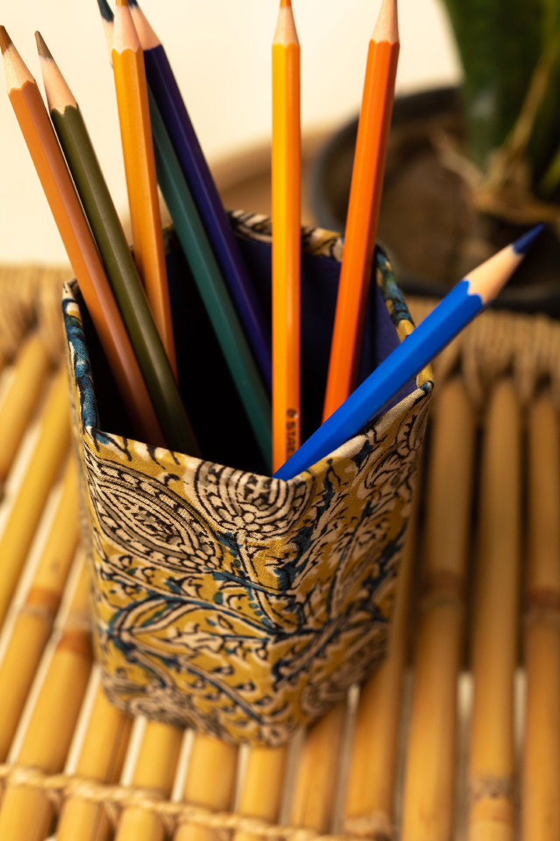Image for Kusvaa Peh013 Kalam Dhari Pen Holder Closeup