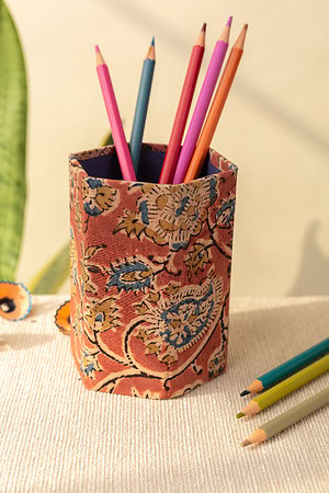 Pen Holder