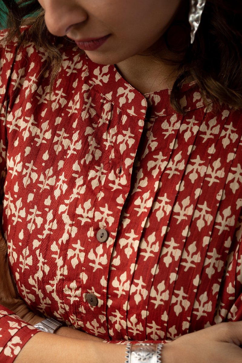 Image for Kusvaa Shk033 Devangi Cotton Short Kurti Closeup 2