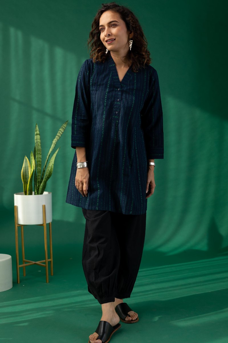 Image for Kusvaa Shk042 Hamsika Handloom Cotton Short Kurti Closeup 2