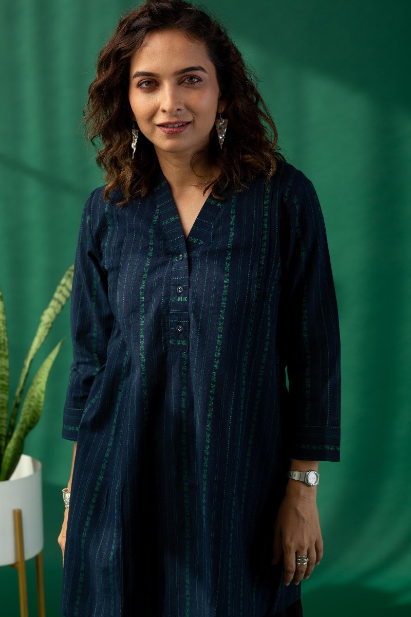 Image for Kusvaa Shk042 Hamsika Handloom Cotton Short Kurti Sitting