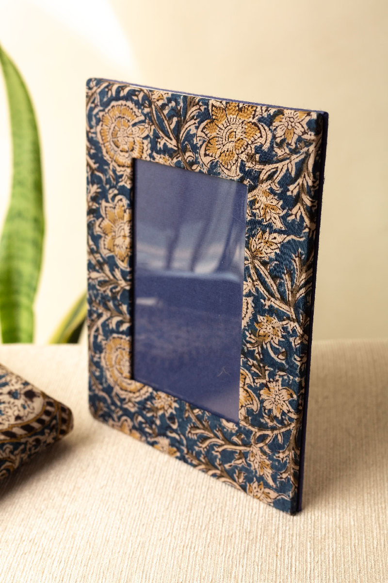 Image for Kusvaa Uph004 Chitran Photo Frame Front