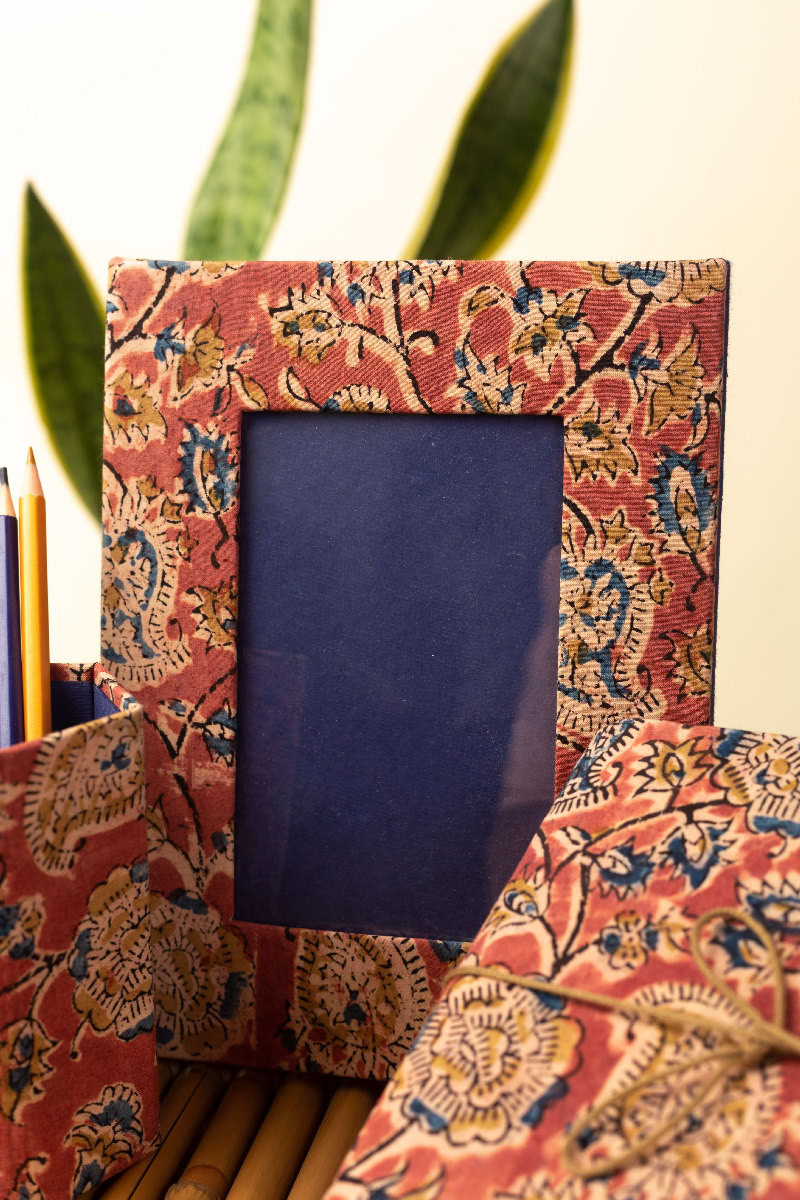 Image for Kusvaa Uph006 Chitran Photo Frame Pocket