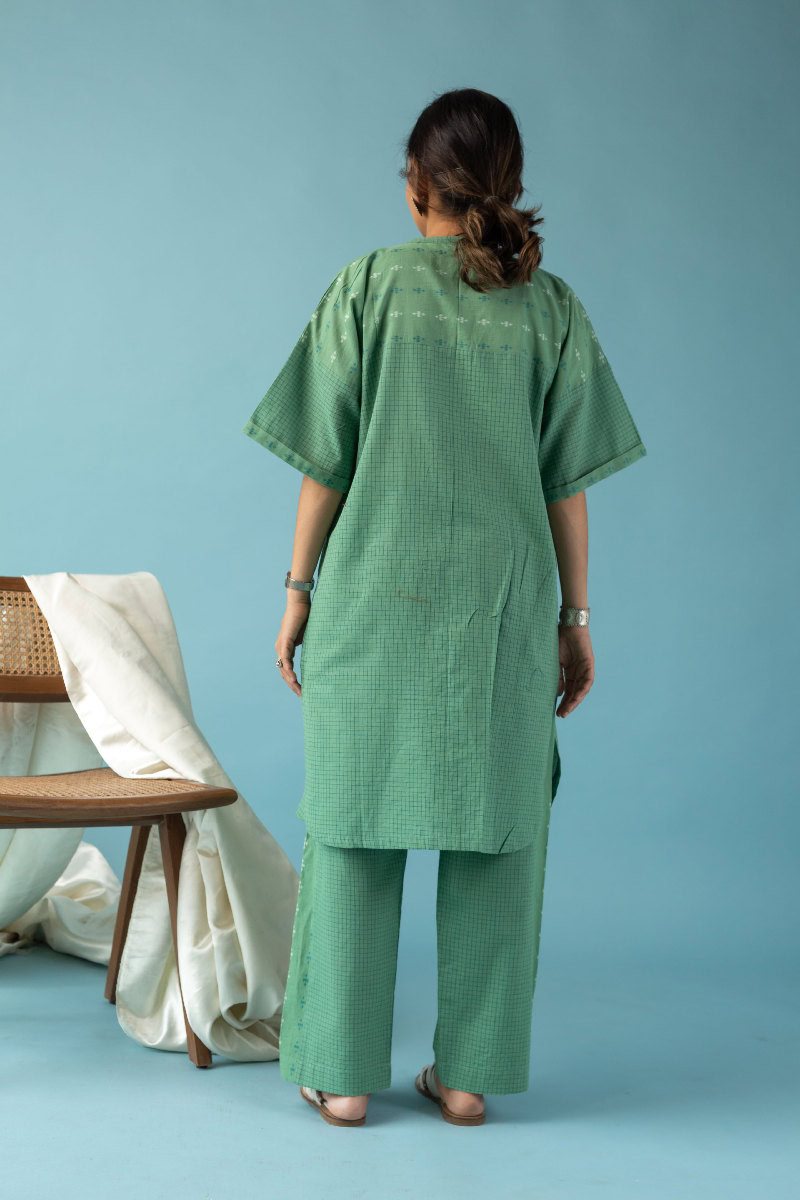 Image for Kusvaa Cood100 Nysa Handloom Cotton Kurta Pant Set Closeup