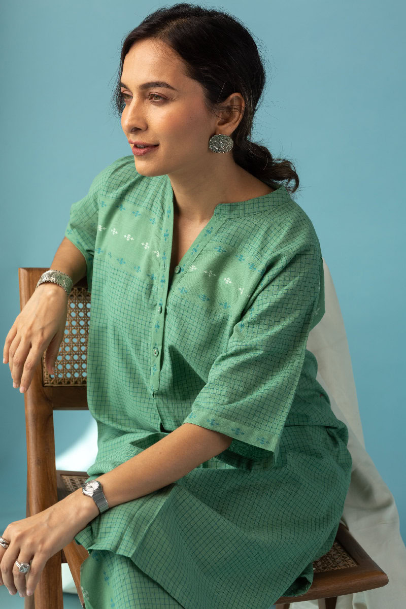 Image for Kusvaa Cood100 Nysa Handloom Cotton Kurta Pant Set Sitting