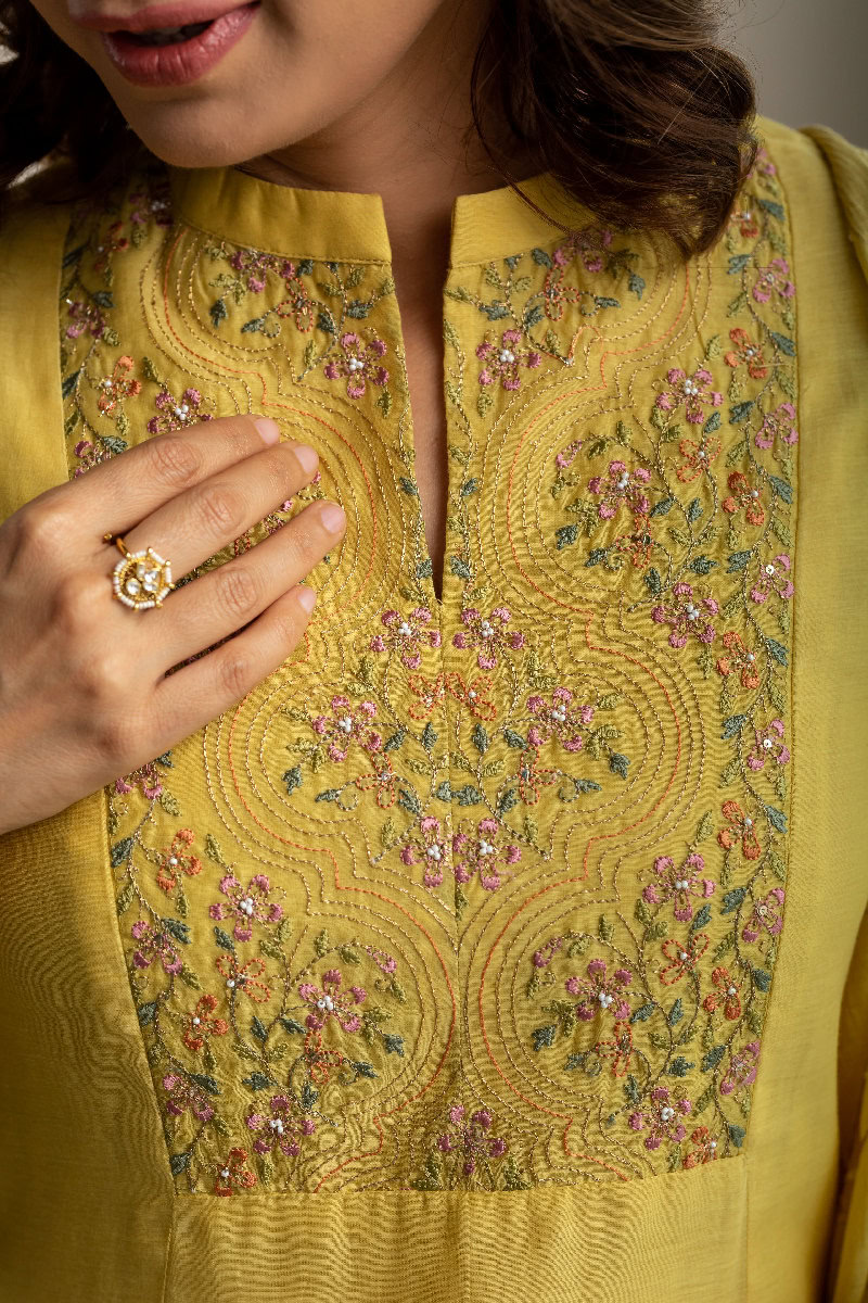 Image for Kusvaa Cood102 Srinaya Chanderi Kurta Pant Set Closeup