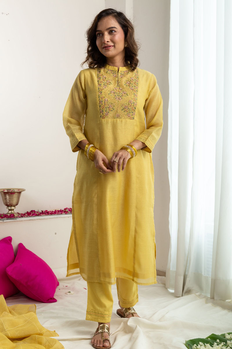 Image for Kusvaa Cood102 Srinaya Chanderi Kurta Pant Set Front