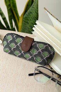 Image for Kusvaa Eyc018 Chashm E Baddoor Sunglass Spectacles Cover Featured