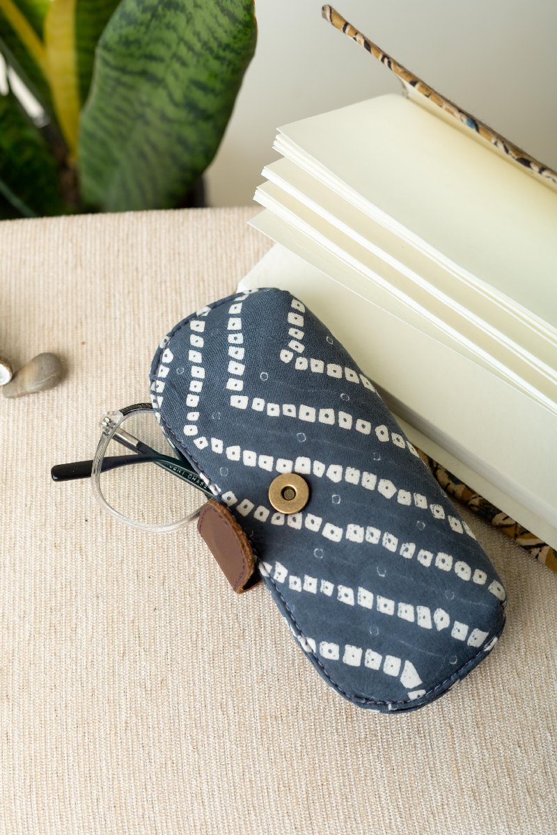 Image for Kusvaa Eyc020 Chashm E Baddoor Sunglass Spectacles Cover Featured