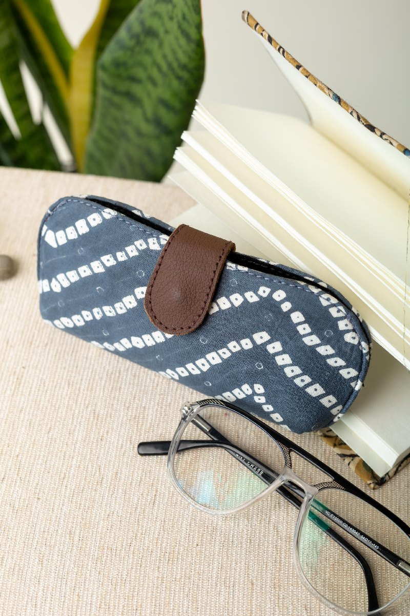 Image for Kusvaa Eyc020 Chashm E Baddoor Sunglass Spectacles Cover Side