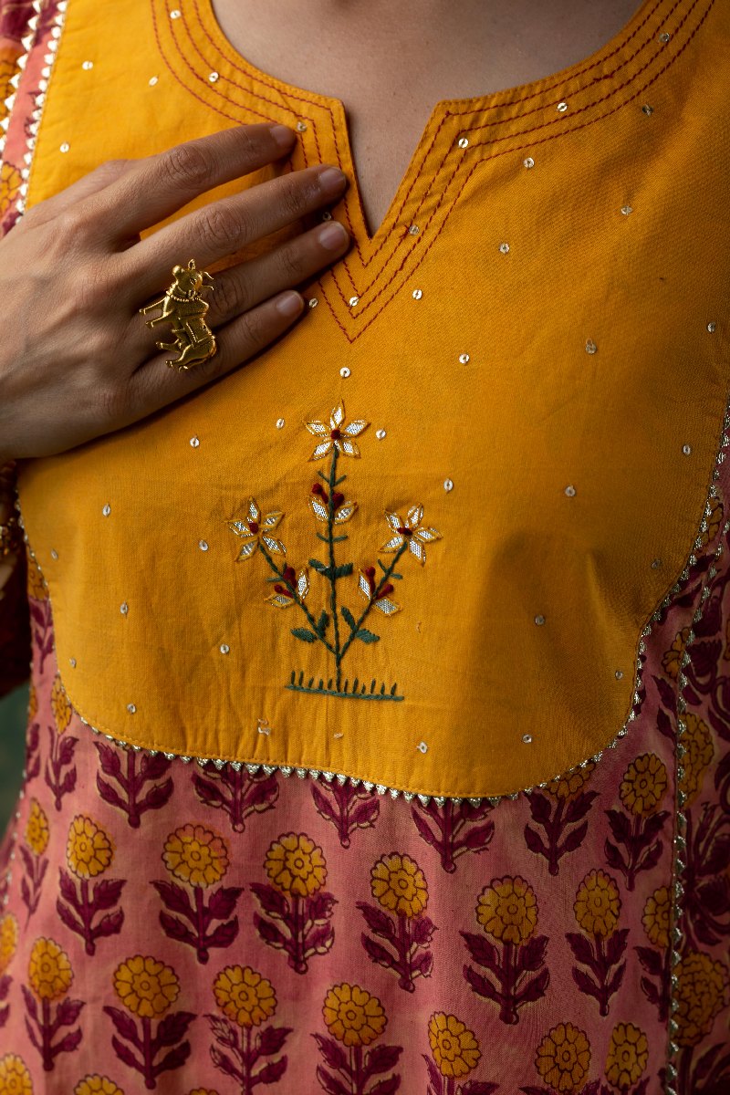 Image for Kusvaa Wkr182 Urmi Cotton Handblcok Print Kurta Closeup