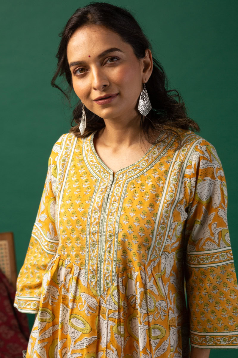 Image for Kusvaa Wkr187 Darpana Cotton Block Print Kurta Sitting