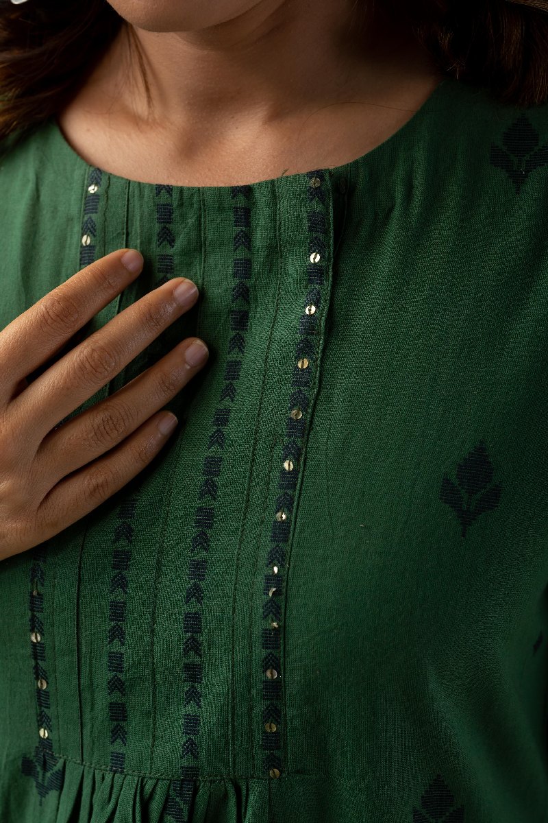 Image for Kusvaa Cood103 Sampriti Handloom Cotton Kurta Pant Set Closeup 2