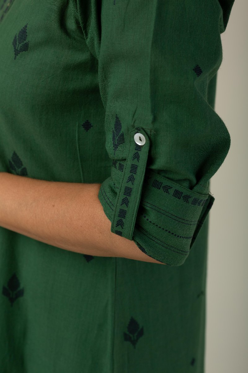 Image for Kusvaa Cood103 Sampriti Handloom Cotton Kurta Pant Set Sitting