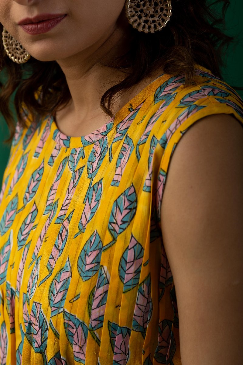 Image for Kusvaa Shk050 Sharvika Cotton Short Kurti Closeup New