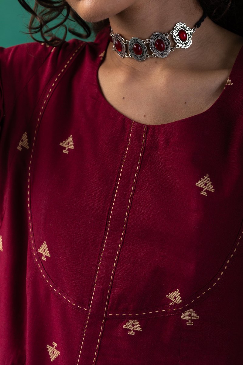 Image for Kusvaa Cood105 Akshata Handloom Cotton Kurta Pant Set Closeup 2
