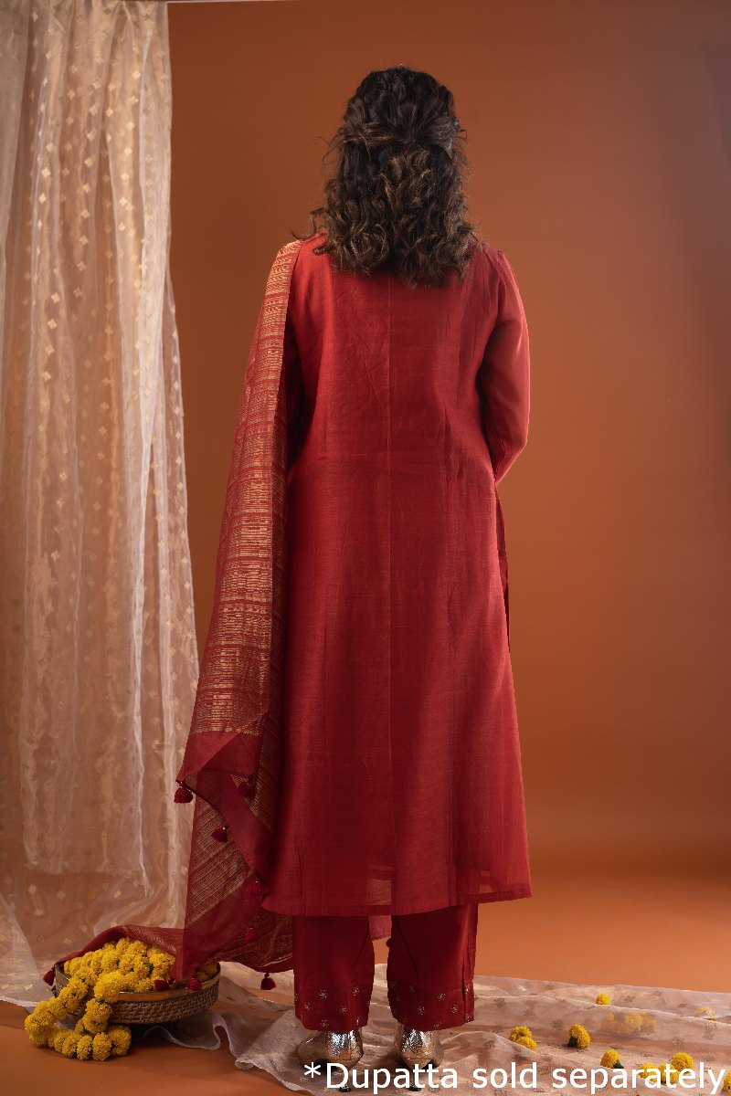 Image for Kusvaa Cood106 Trishira Chanderi Kurta Pant Set Back