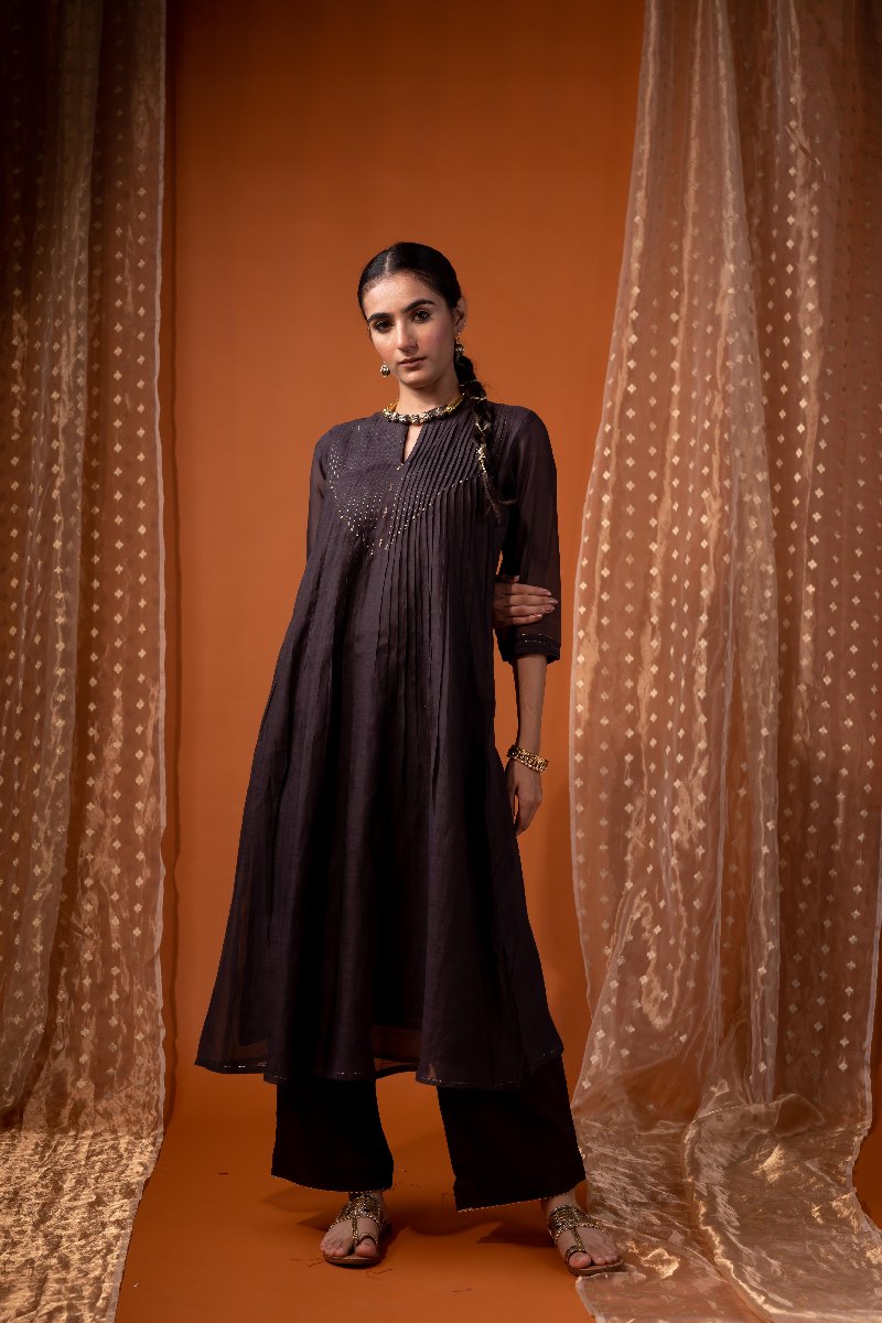Image for Kusvaa Cood110 Nitya Chanderi Kurta Pant Set Closeup 2