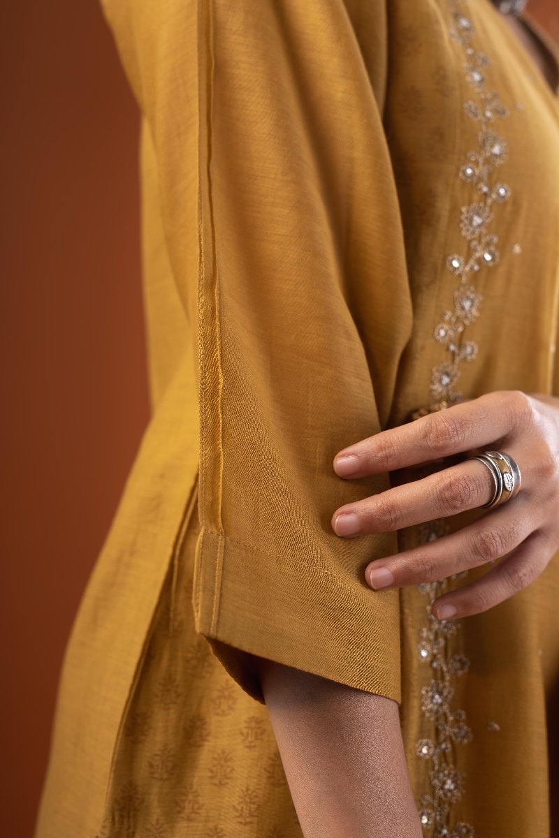 Image for Kusvaa Cood112 Shraya Chanderi Kurta Pant Set Closeup 2