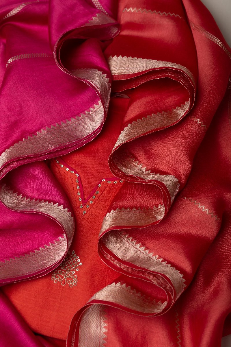 Image for Kusvaa Dup261 Svaksi Moga Silk Dupatta Closeup