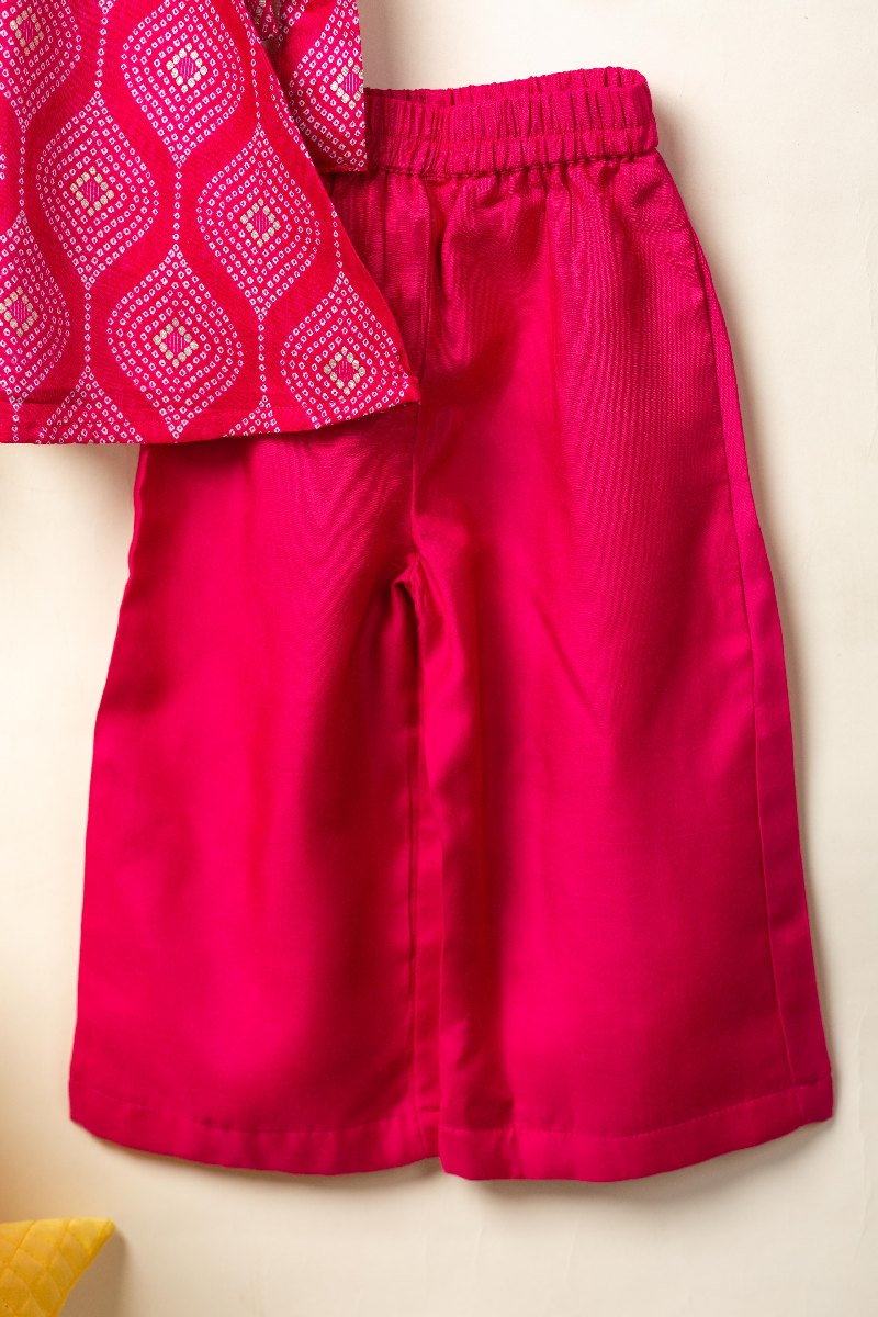 Image for Kusvaa Grw105 Shivayana Cotton Girls Kurta Pant Dupatta Set Closeup