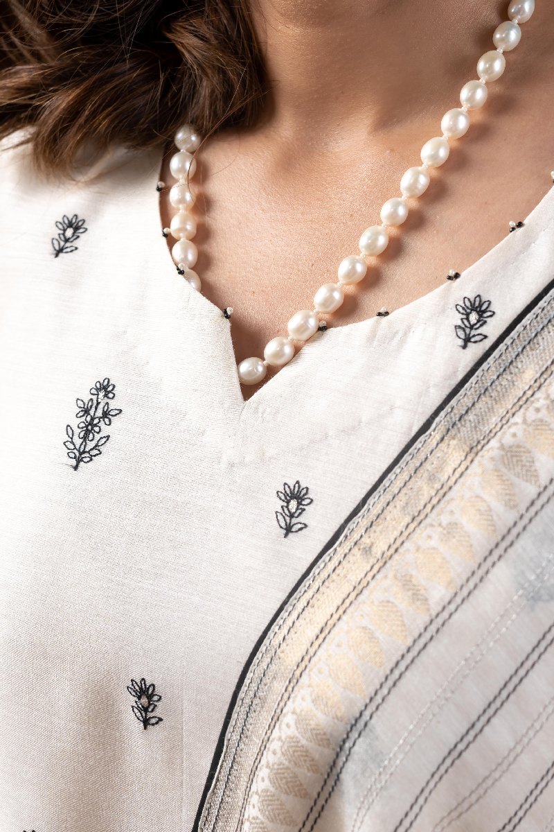 Image for Kusvaa Kds023 Vanshu Tussar Silk Kurta Dupatta Set Closeup
