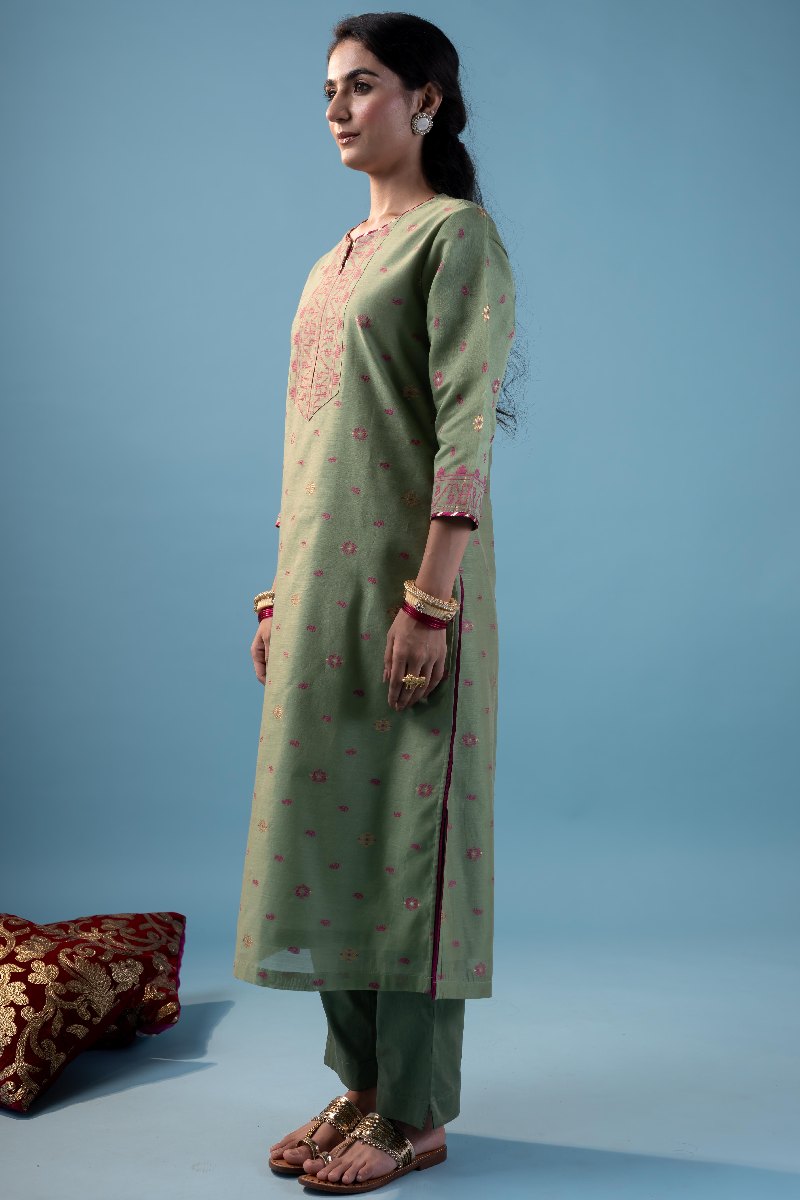 Image for Kusvaa Wkr212 Aarna Chanderi Jamdaai Kurta Closeup 4