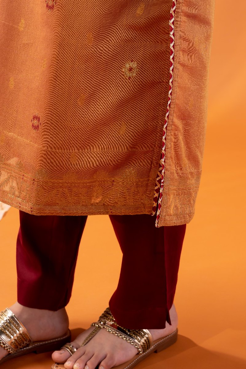Image for Kusvaa Wkr213 Akshata Chanderi Jamdani Kurta Sitting