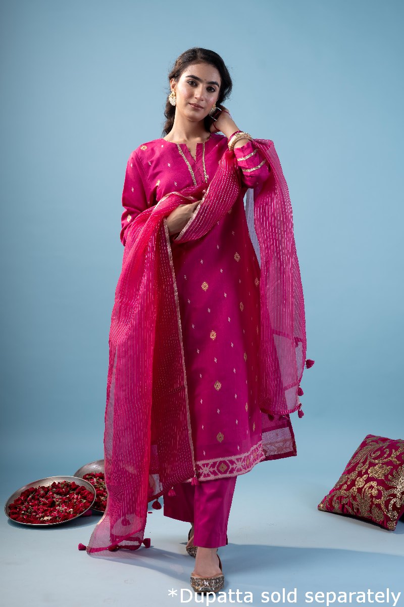 Image for Kusvaa Wkr214 Aarna Chanderi Jamdaai Kurta Closeup 3