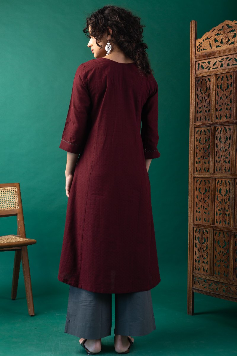 Image for Kusvaa Wkr219 Kriti Handloom Cotton Kurta Sitting