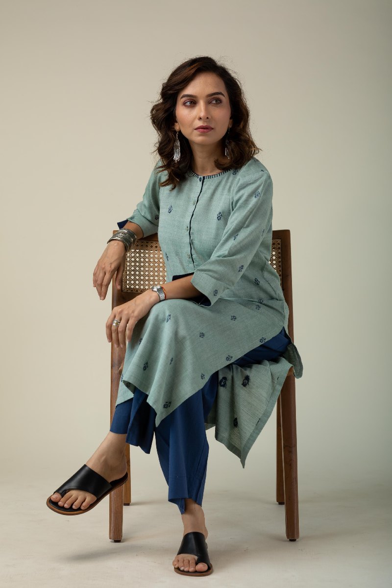 Image for Kusvaa Wkr220 Shaisa Handloom Cotton Kurta Sitting