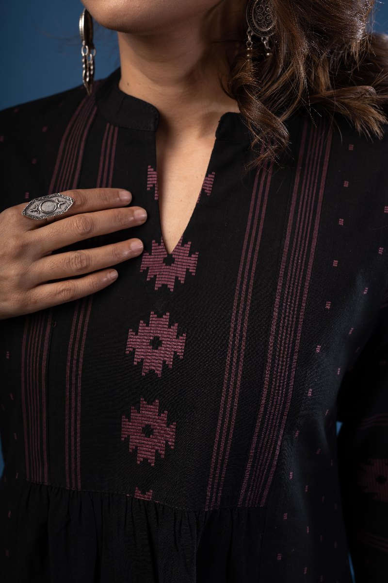 Image for Kusvaa Wkr227 Suruchi Handloom Cotton Kurta Closeup