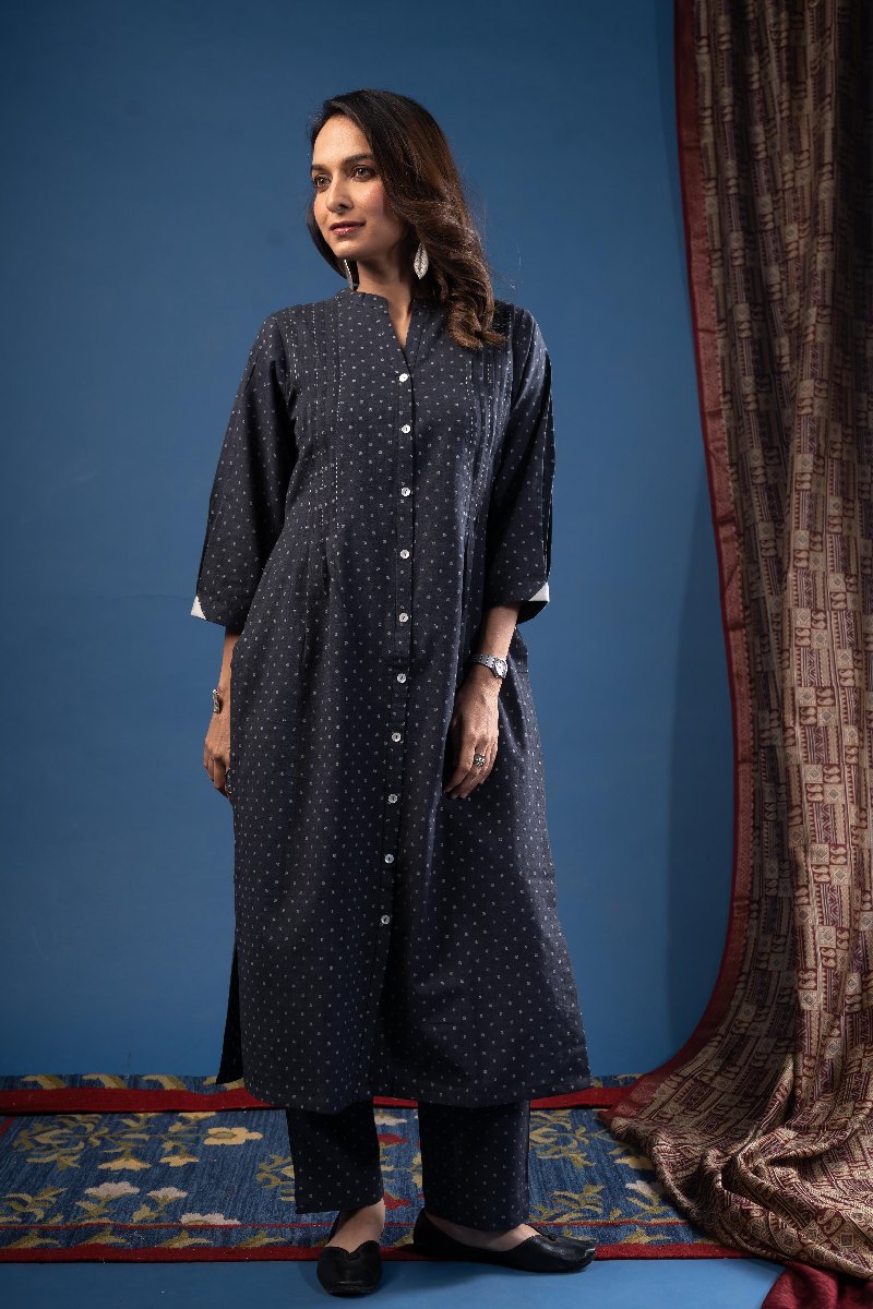 Image for Kusvaa Cood117 Nia Handloom Cotton Kurta Pant Set Closeup 2