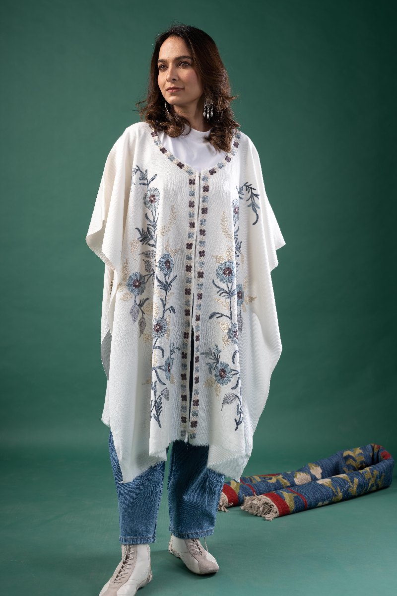 Image for Kusvaa Jak018 Anala Free Size Woolen Cape Closeup 2